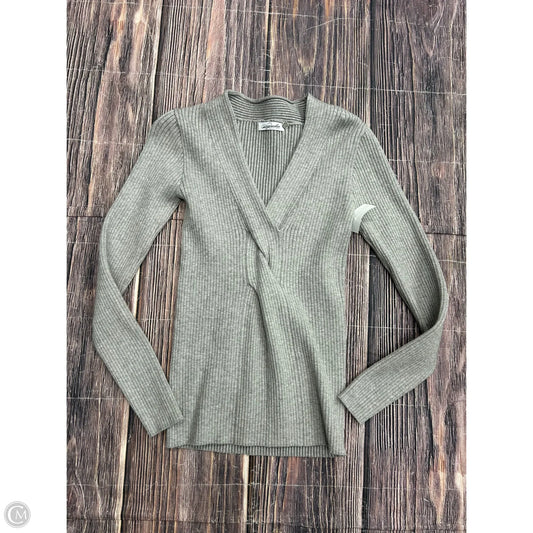 Sweater By Clothes Mentor In Grey, Size: Xs