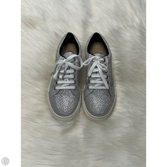 Shoes Sneakers By Badgley Mischka In Silver, Size: 8