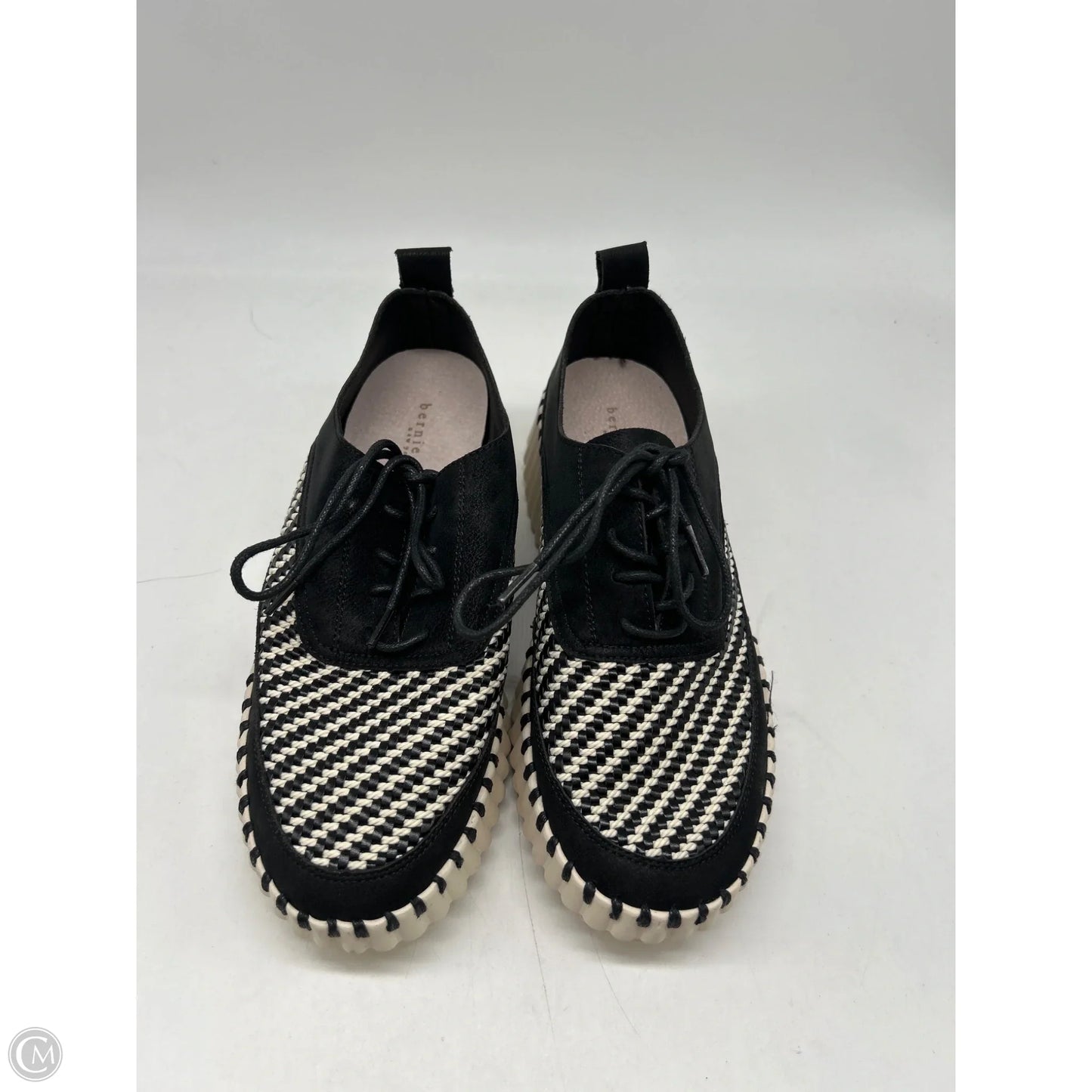 Shoes Sneakers By Bernie Mev In Black & White, Size: 8.5