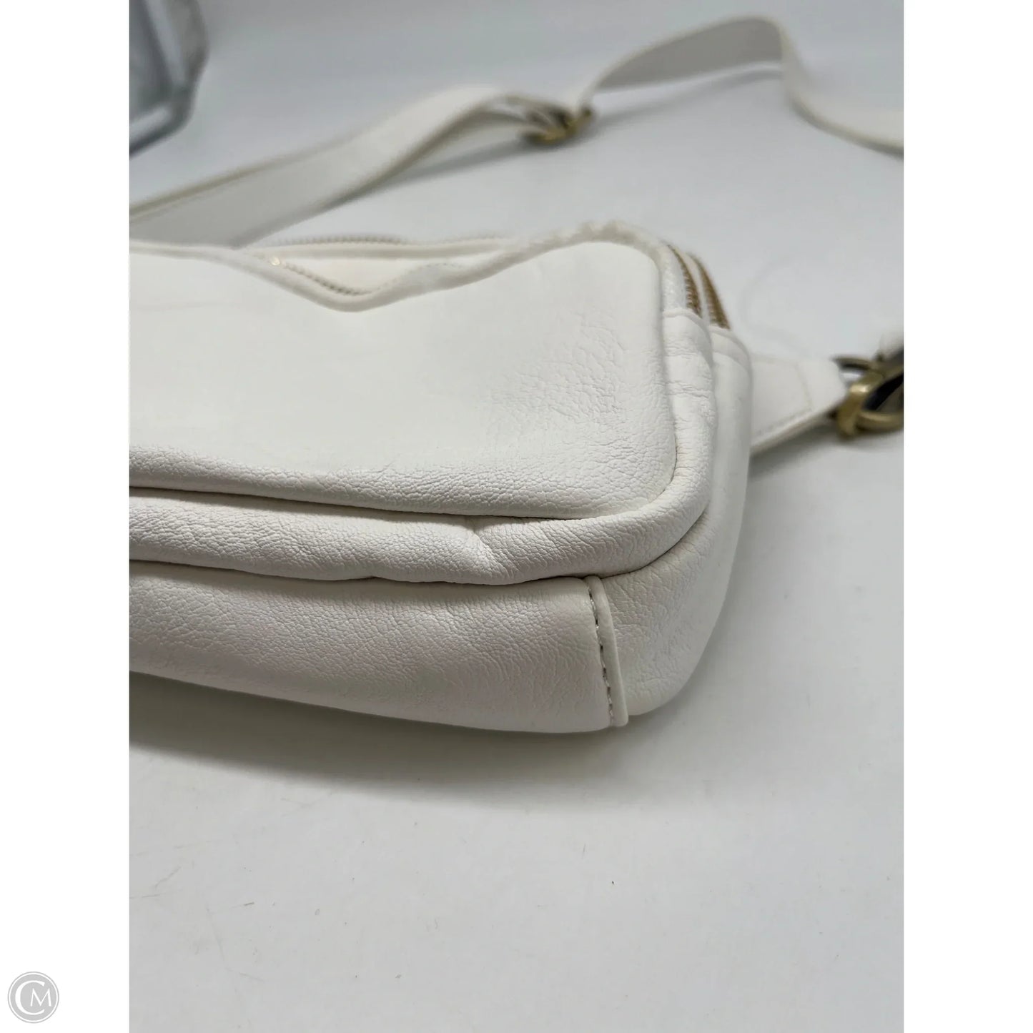 Belt Bag By Clothes Mentor, Size: Medium