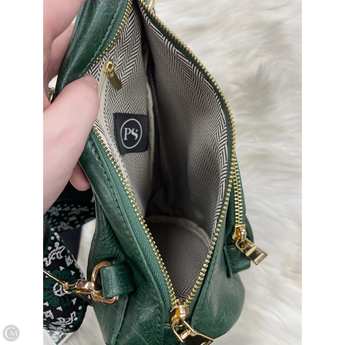 Crossbody By Clothes Mentor, Size: Medium