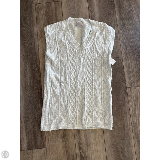 Vest Sweater By Clothes Mentor In Grey, Size: S