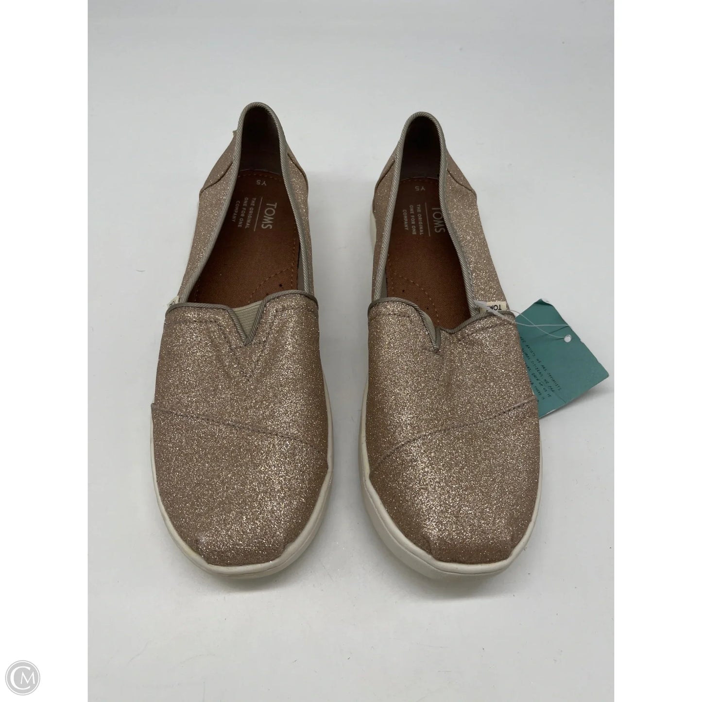 Shoes Flats By Toms In Gold, Size: 5
