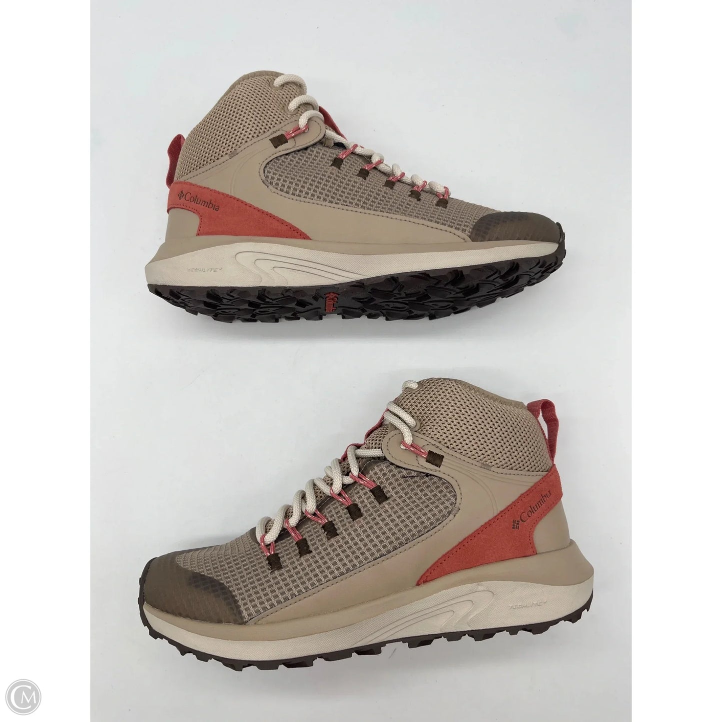 Shoes Hiking By Columbia In Tan, Size: 8