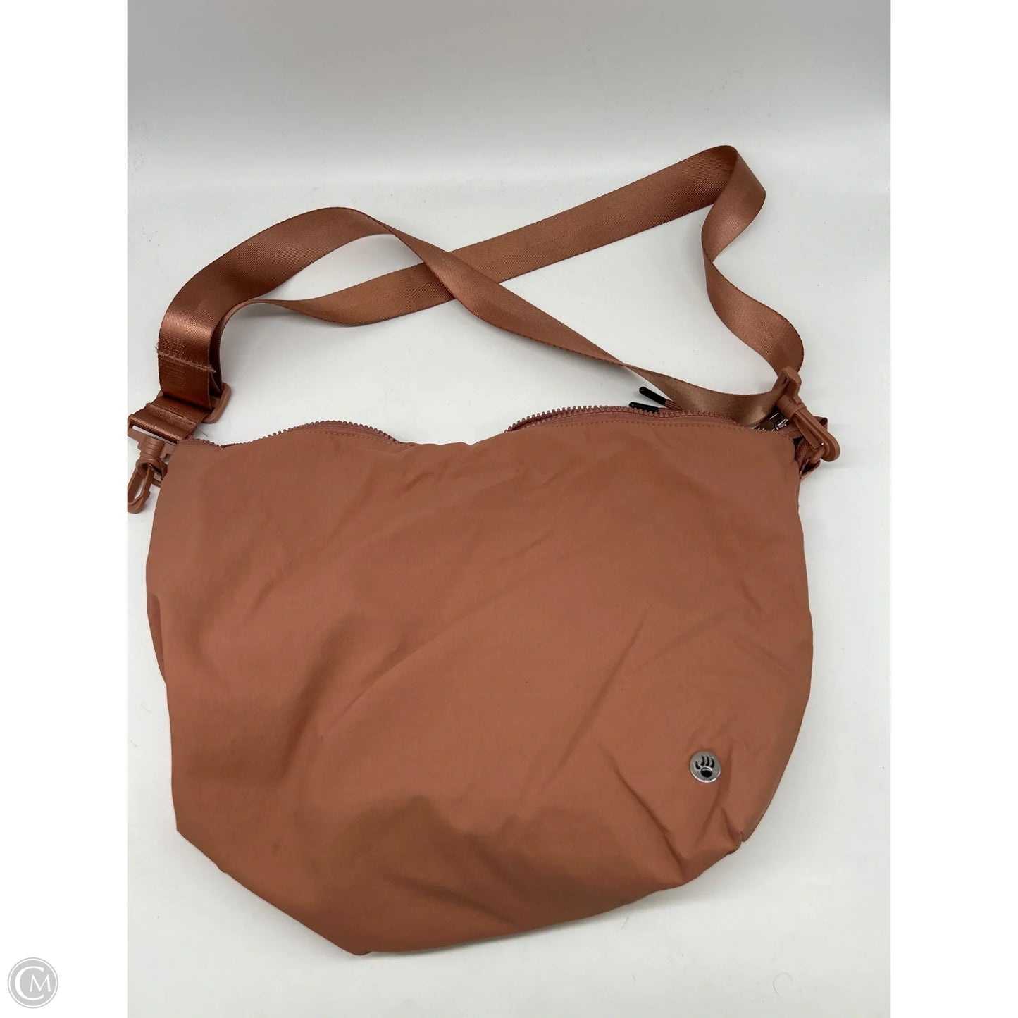 Handbag By Bearpaw, Size: Medium