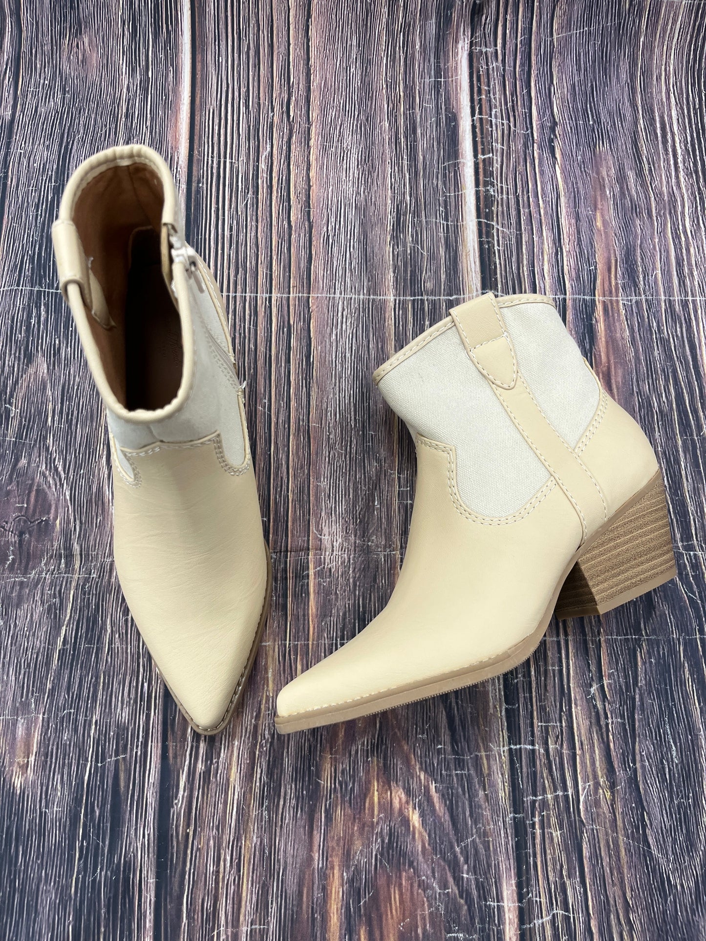 Boots Western By Universal Thread In Yellow, Size: 7