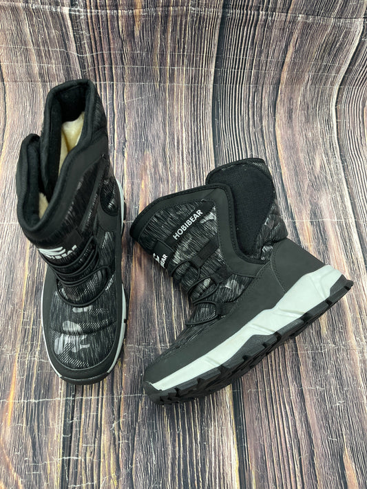 Boots Snow By Clothes Mentor In Black, Size: 6