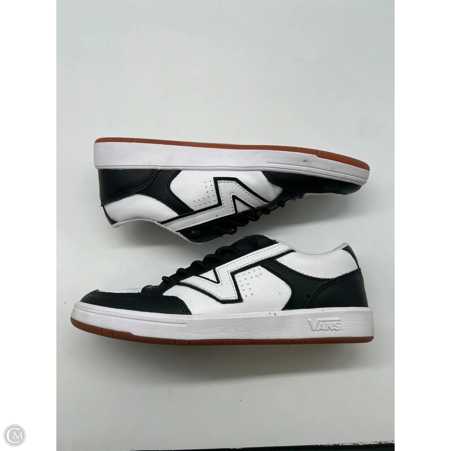 Shoes Sneakers By Vans In Black & White, Size: 9