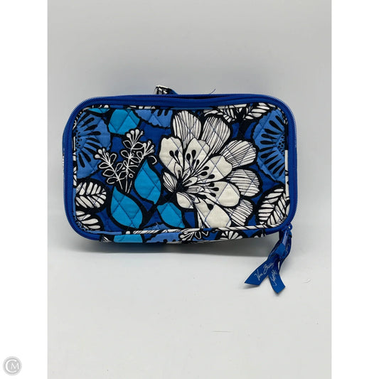 Makeup Bag By Vera Bradley, Size: Medium