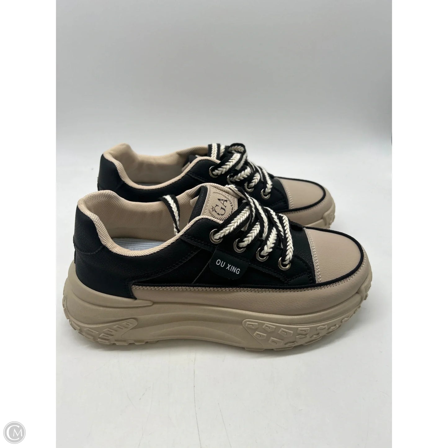 Shoes Sneakers By Clothes Mentor In Black & Tan, Size: 8.5