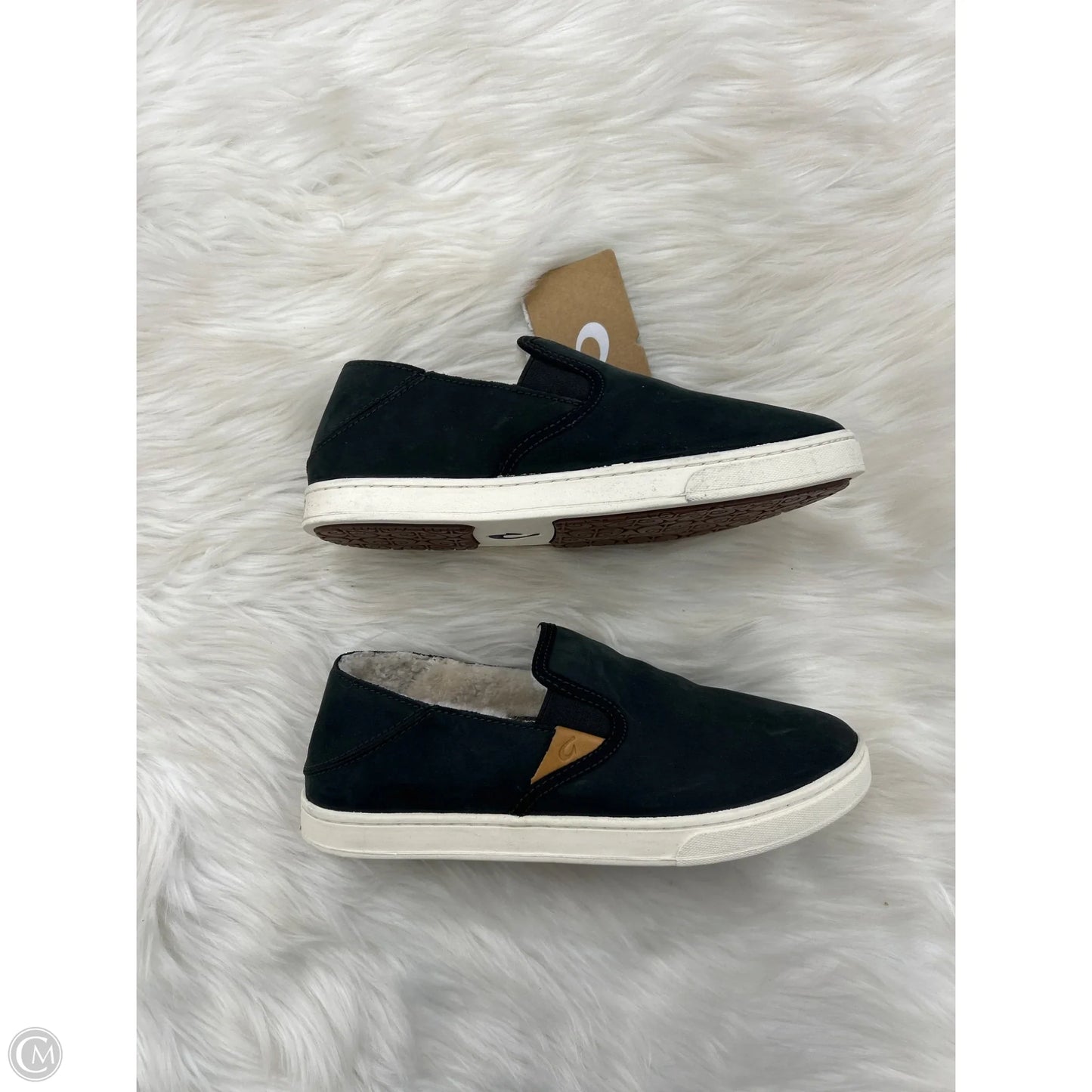 Shoes Sneakers By Olukai In Black, Size: 6