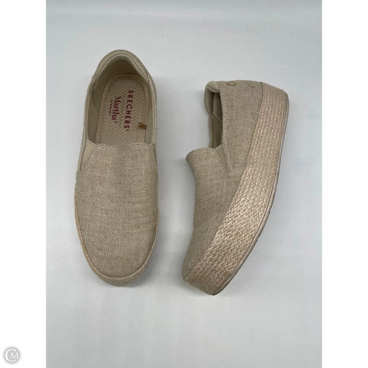 Shoes Flats By Skechers In Tan, Size: 10