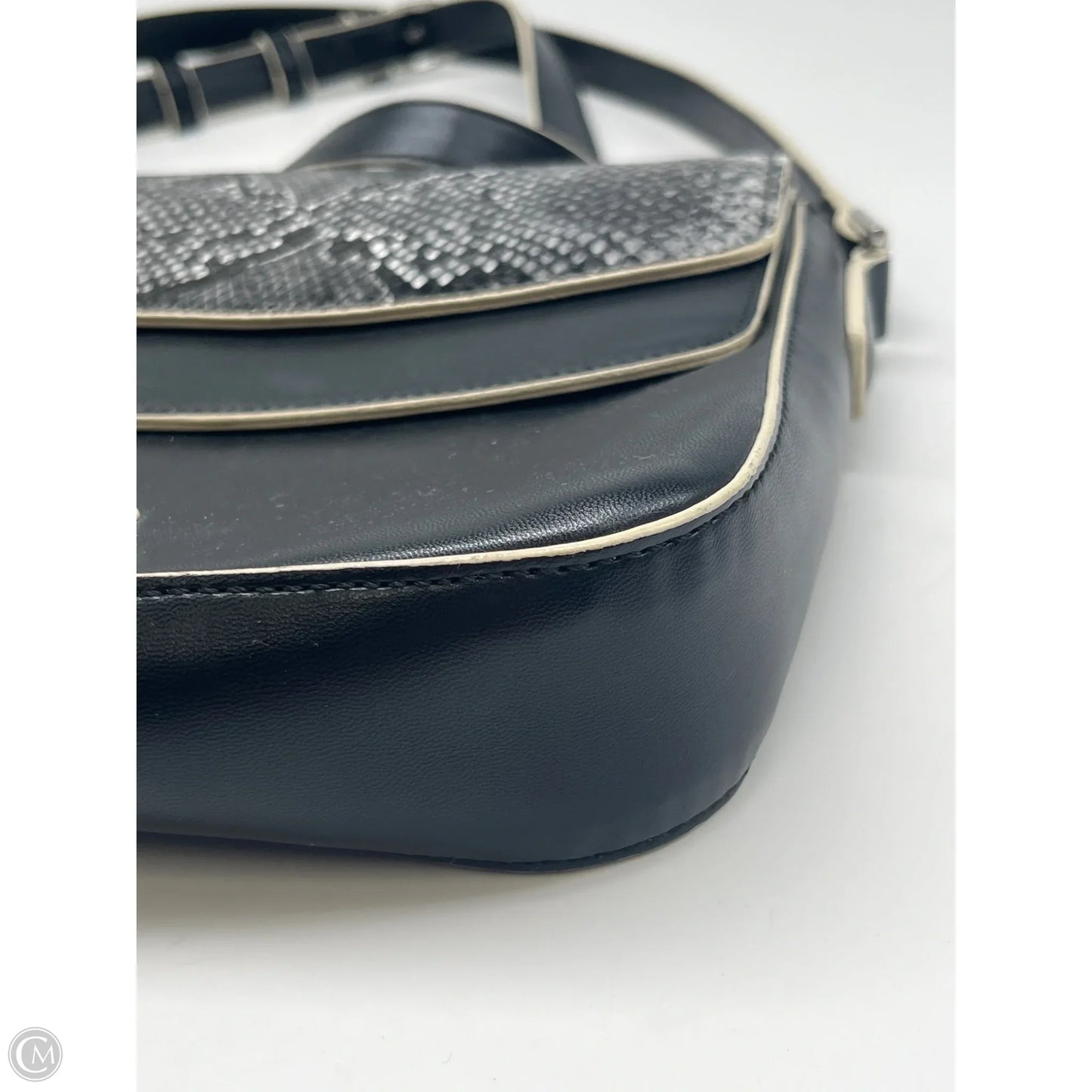 Handbag By Vera Bradley, Size: Small