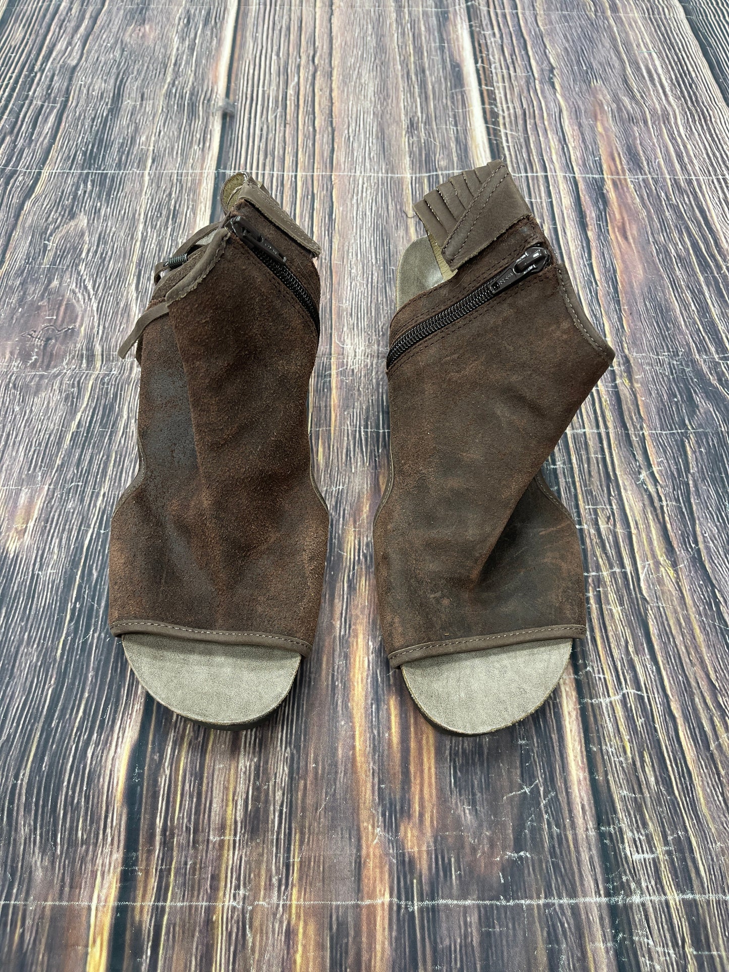 Sandals Heels Block By Otbt In Brown, Size: 8.5