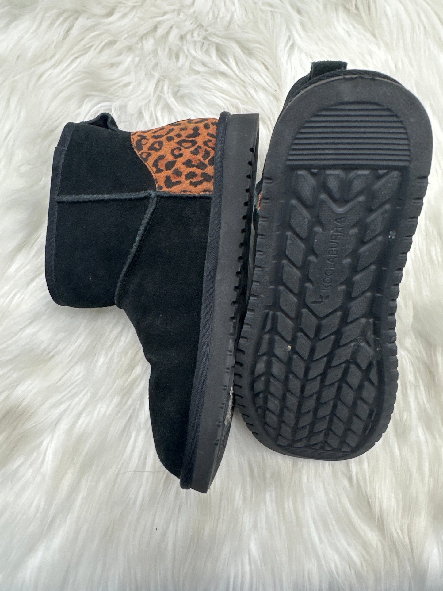Boots Ankle Flats By Koolaburra By Ugg In Black, Size: 8