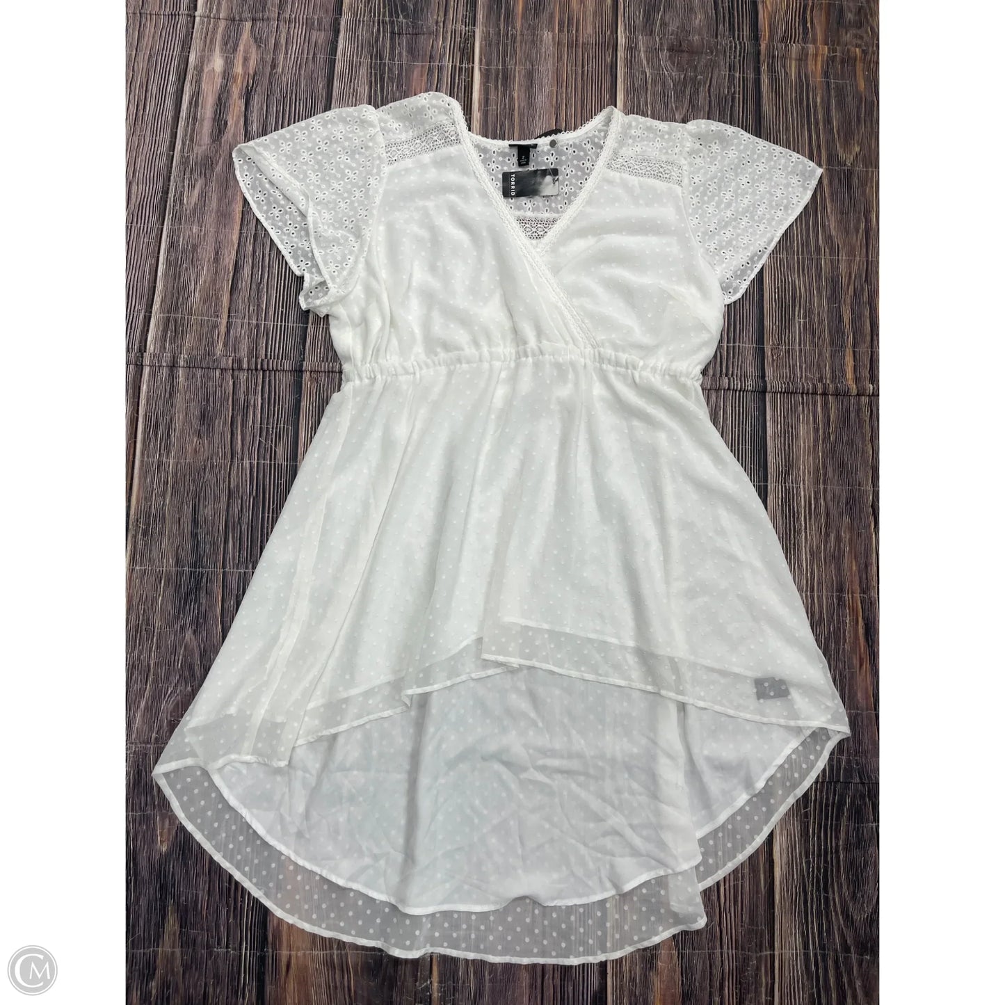 Dress Casual Short By Torrid In White, Size: 2x