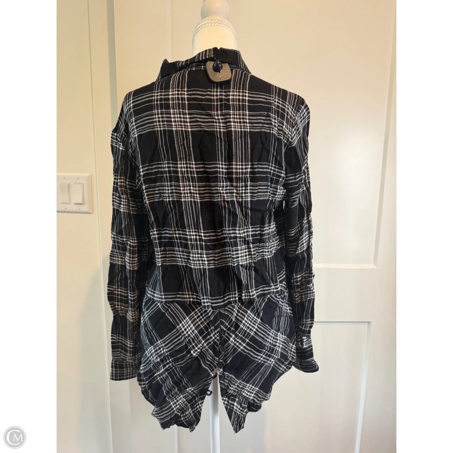 Top Long Sleeve By Beachlunchlounge In Black, Size: Xs