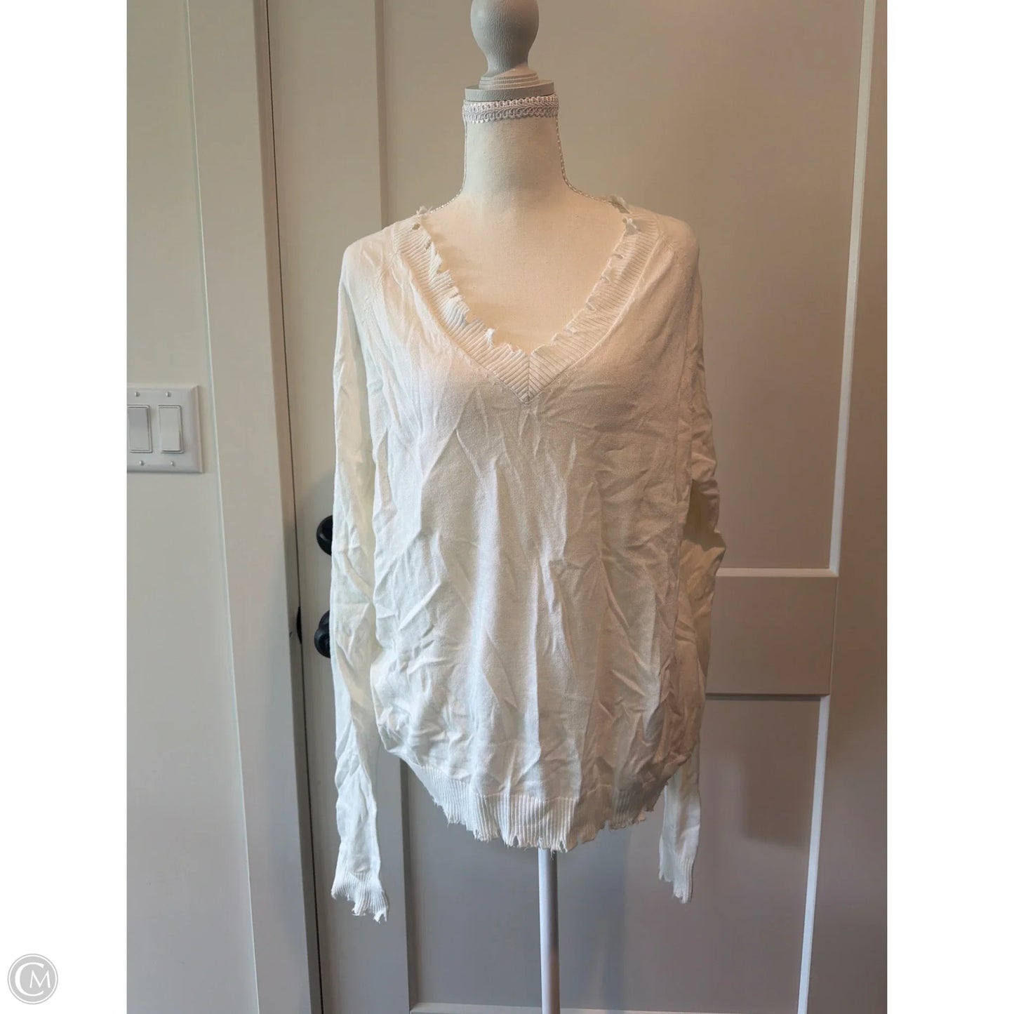 Top Long Sleeve By Elan In White, Size: L