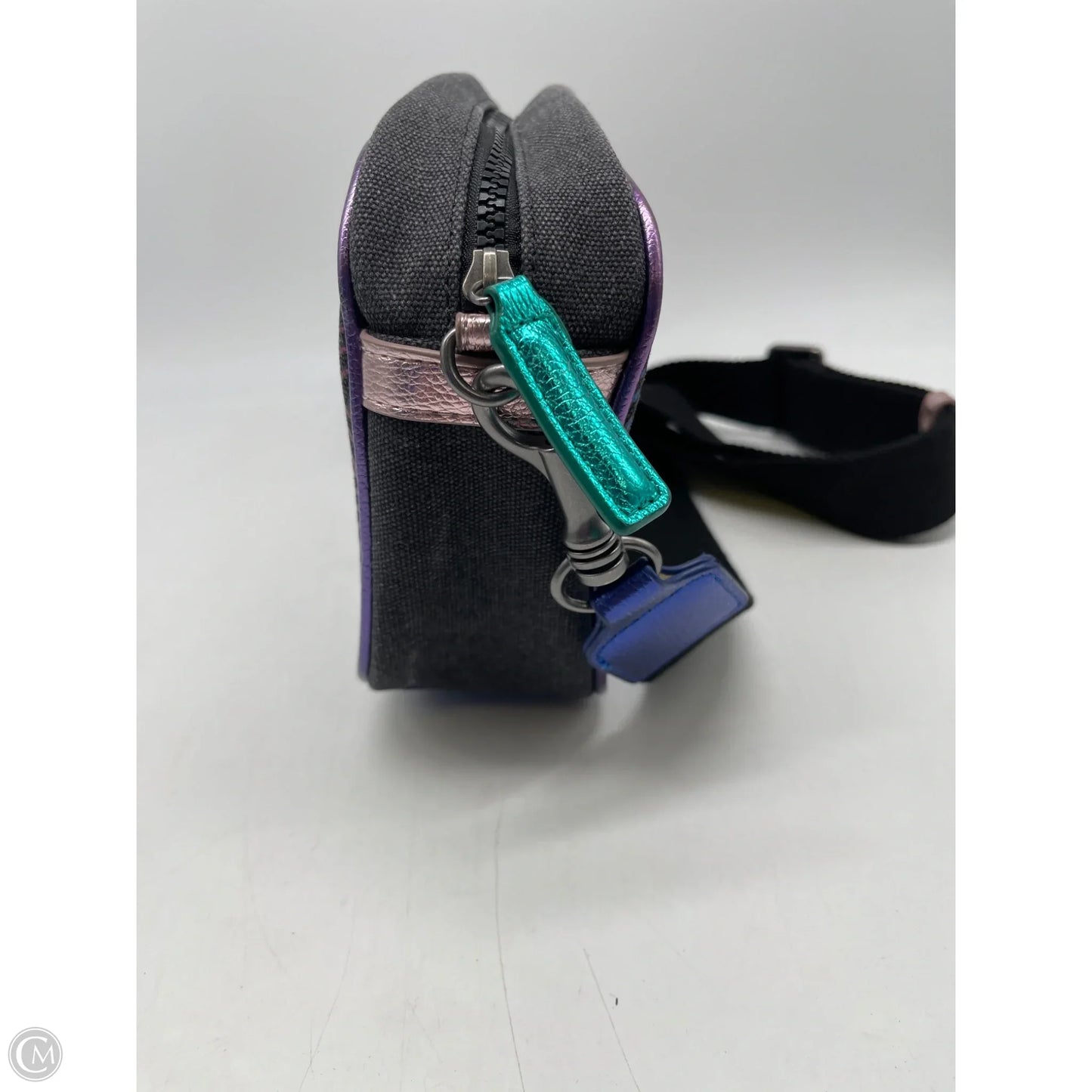 Crossbody Designer By Kurt Geiger, Size: Medium