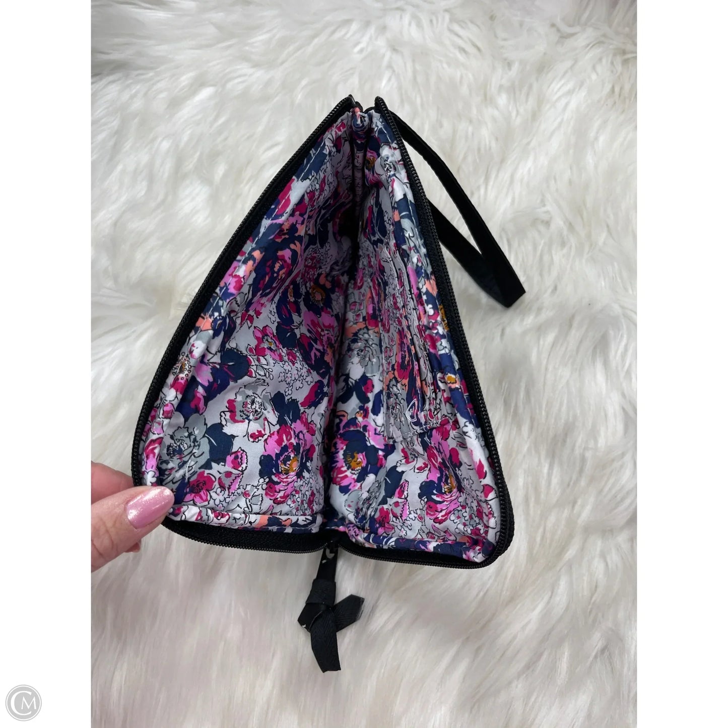 Wristlet By Vera Bradley, Size: Medium