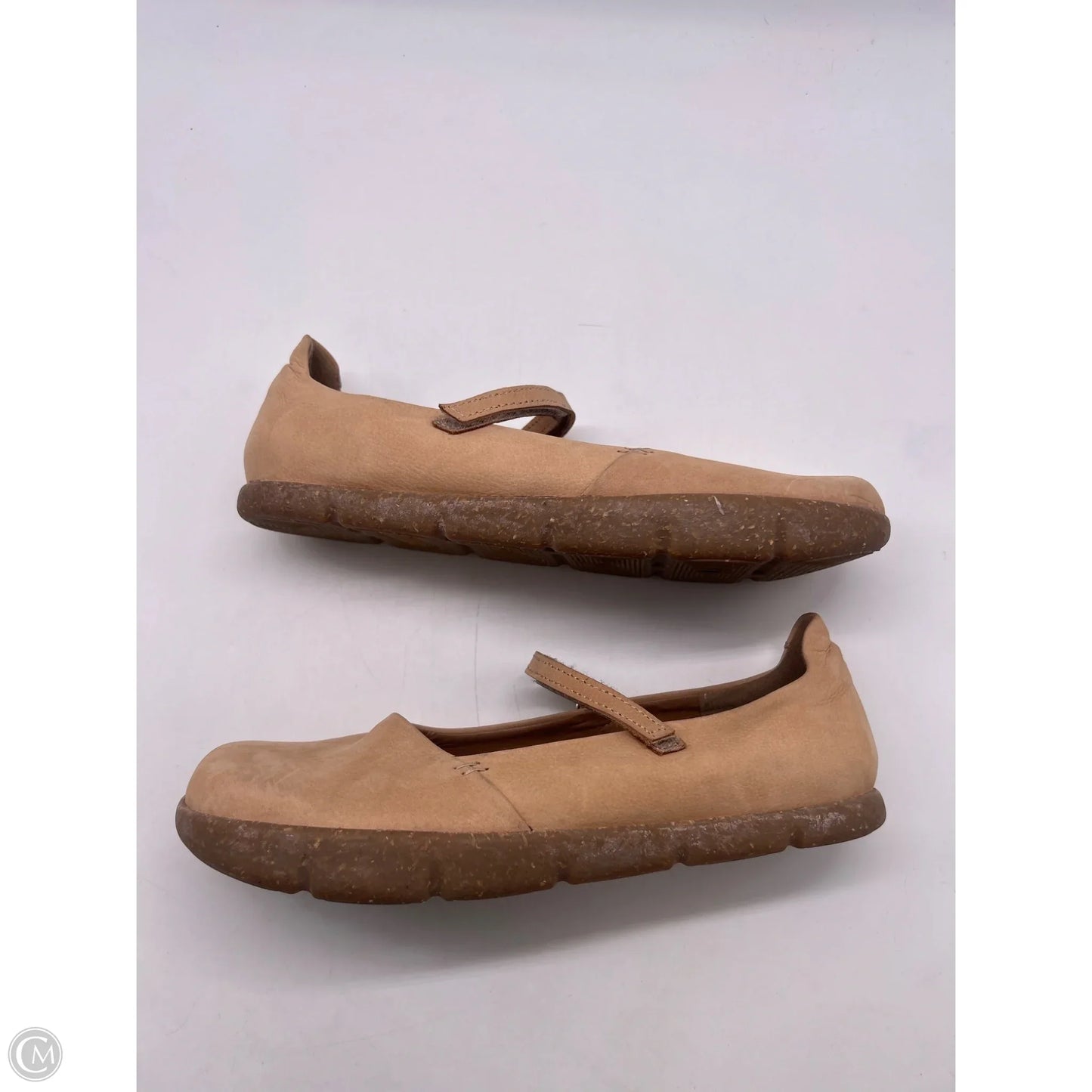 Shoes Flats By Clothes Mentor In Tan, Size: 10