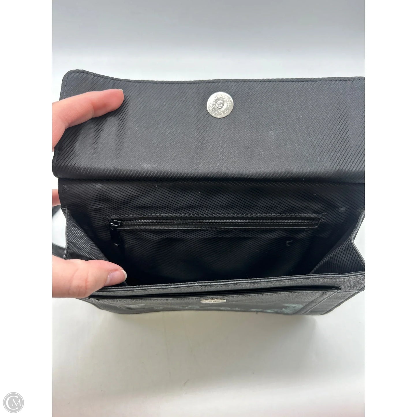 Crossbody By Clothes Mentor, Size: Medium