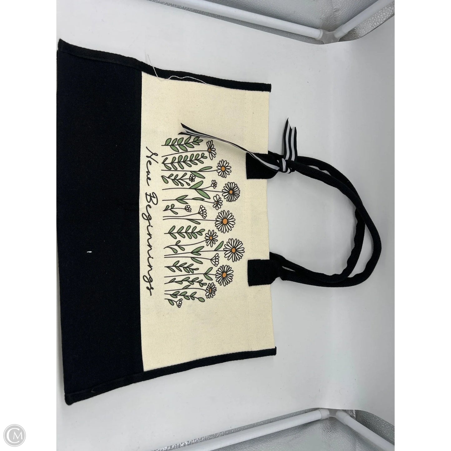 Tote By Clothes Mentor, Size: Medium