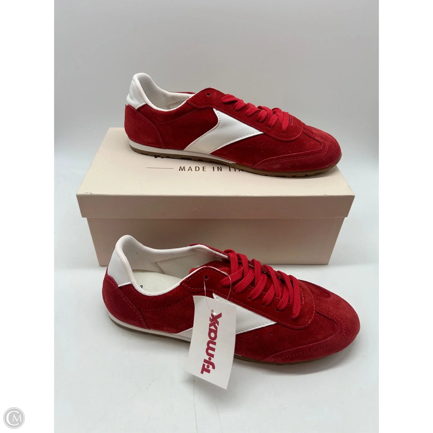 Shoes Athletic By Clothes Mentor In Red, Size: 8