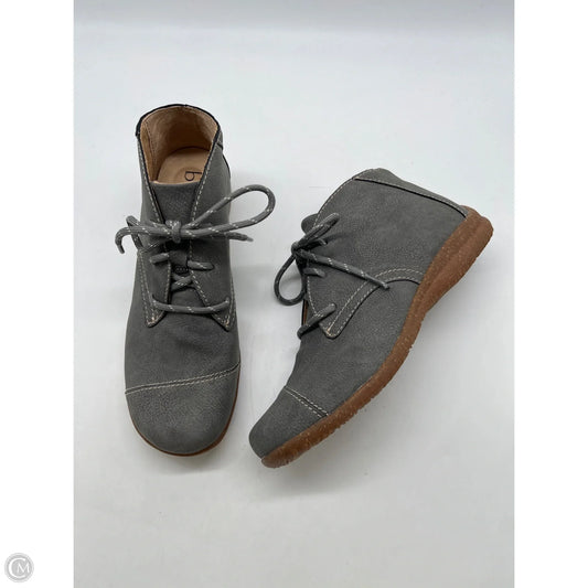 Shoes Flats By Boc In Grey, Size: 7