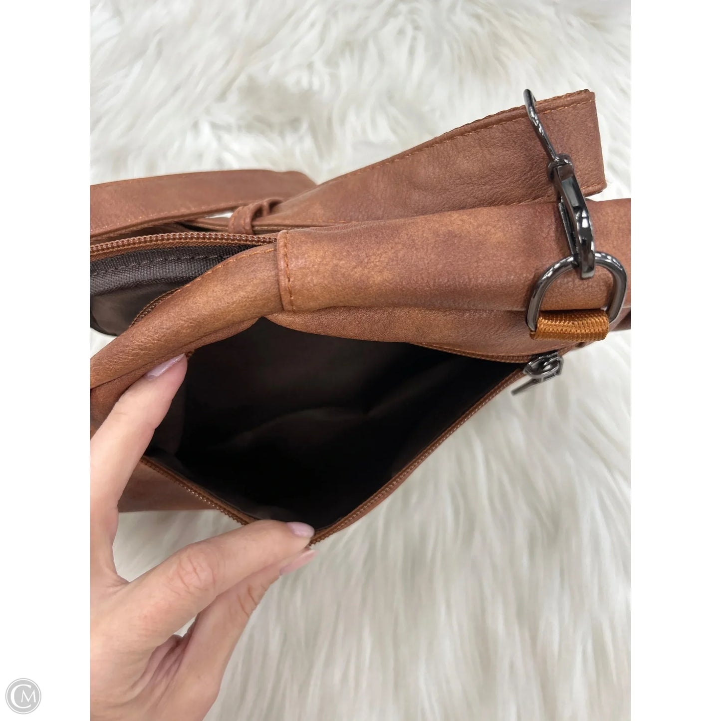 Crossbody Leather By Clothes Mentor, Size: Medium