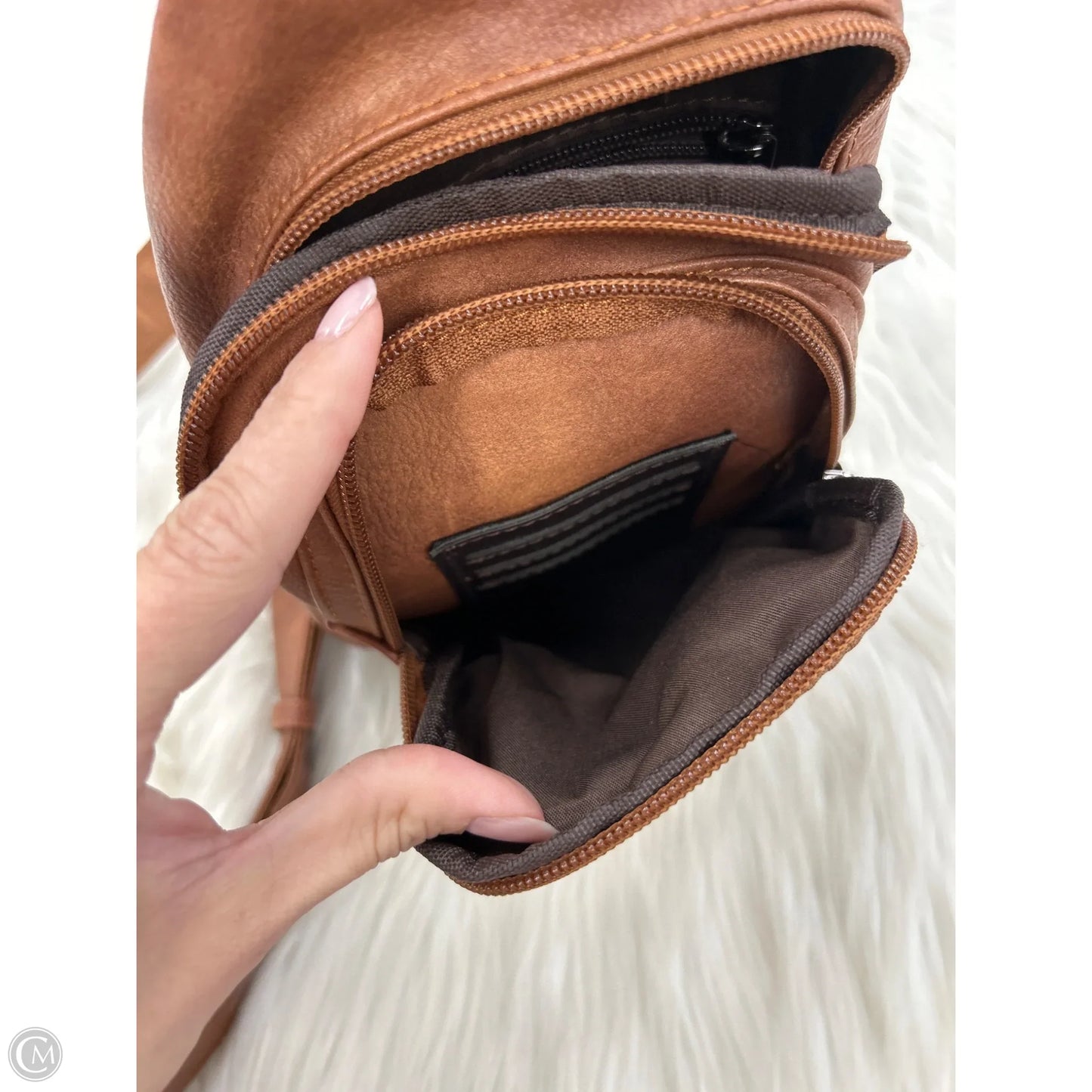 Crossbody Leather By Clothes Mentor, Size: Medium