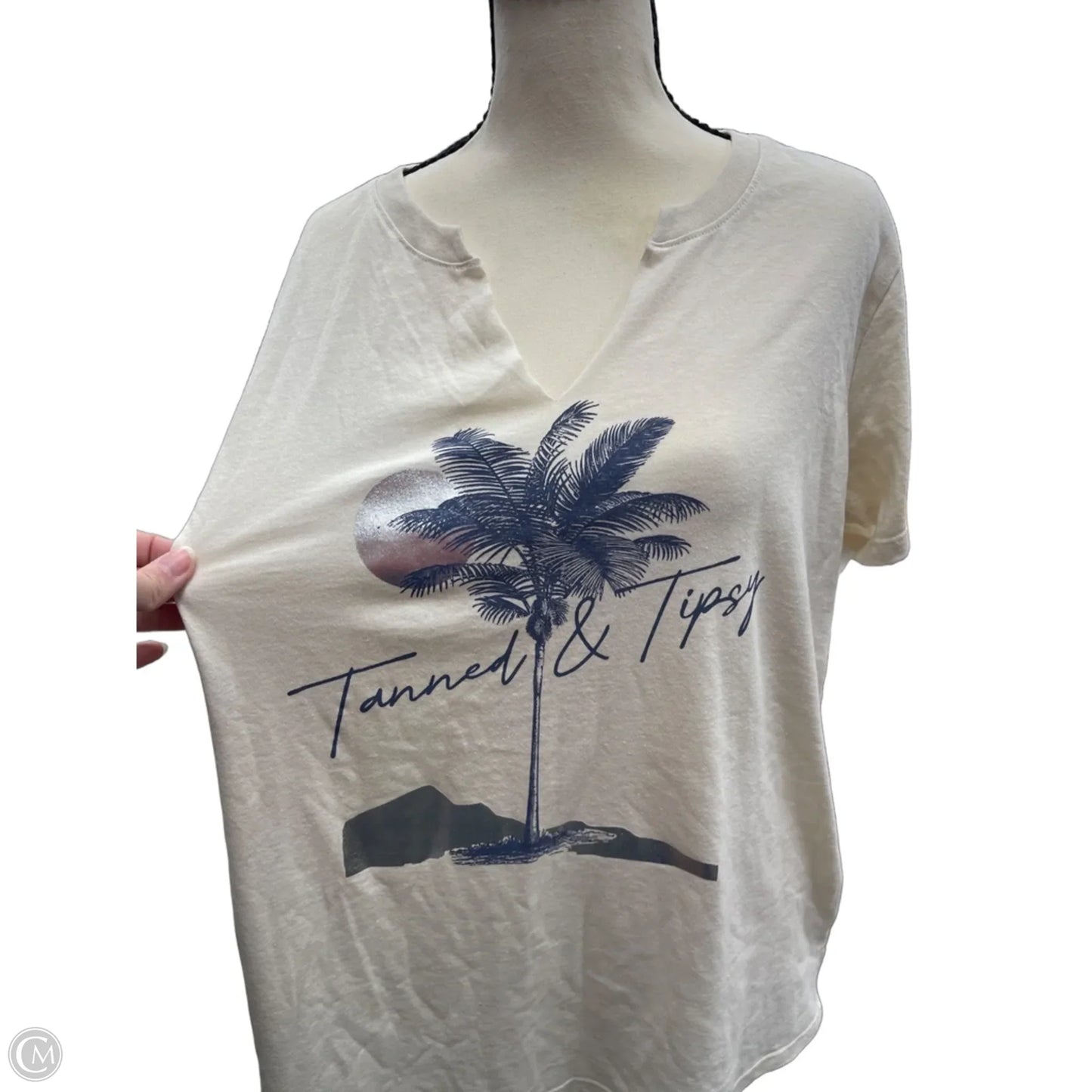 Top Short Sleeve By Maurices In Cream, Size: Xl
