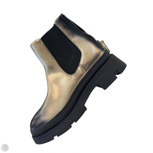 Boots Ankle Flats By Steve Madden In Black & Gold, Size: 6