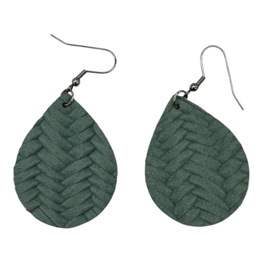 EARRINGS DANGLE/DROP by    CLOTHES MENTOR In TEAL