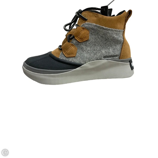 Boots Hiking By Sorel In Black & Brown, Size: 7