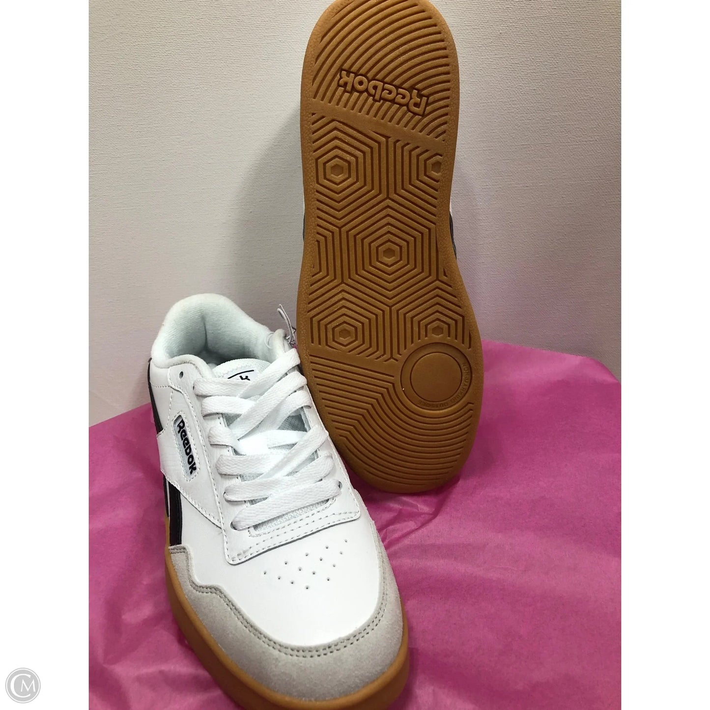Shoes Sneakers By Reebok In White, Size: 6