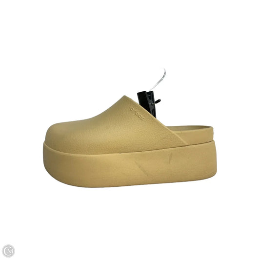 Shoes Sneakers Platform By Crocs In Tan, Size: 7