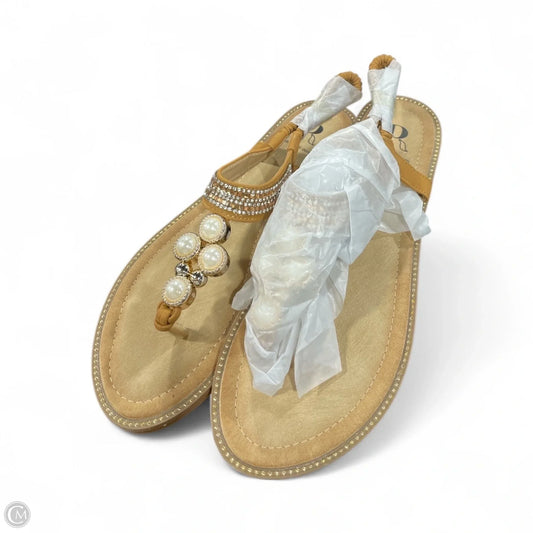 Sandals Flats By Clothes Mentor In Tan, Size: 8.5