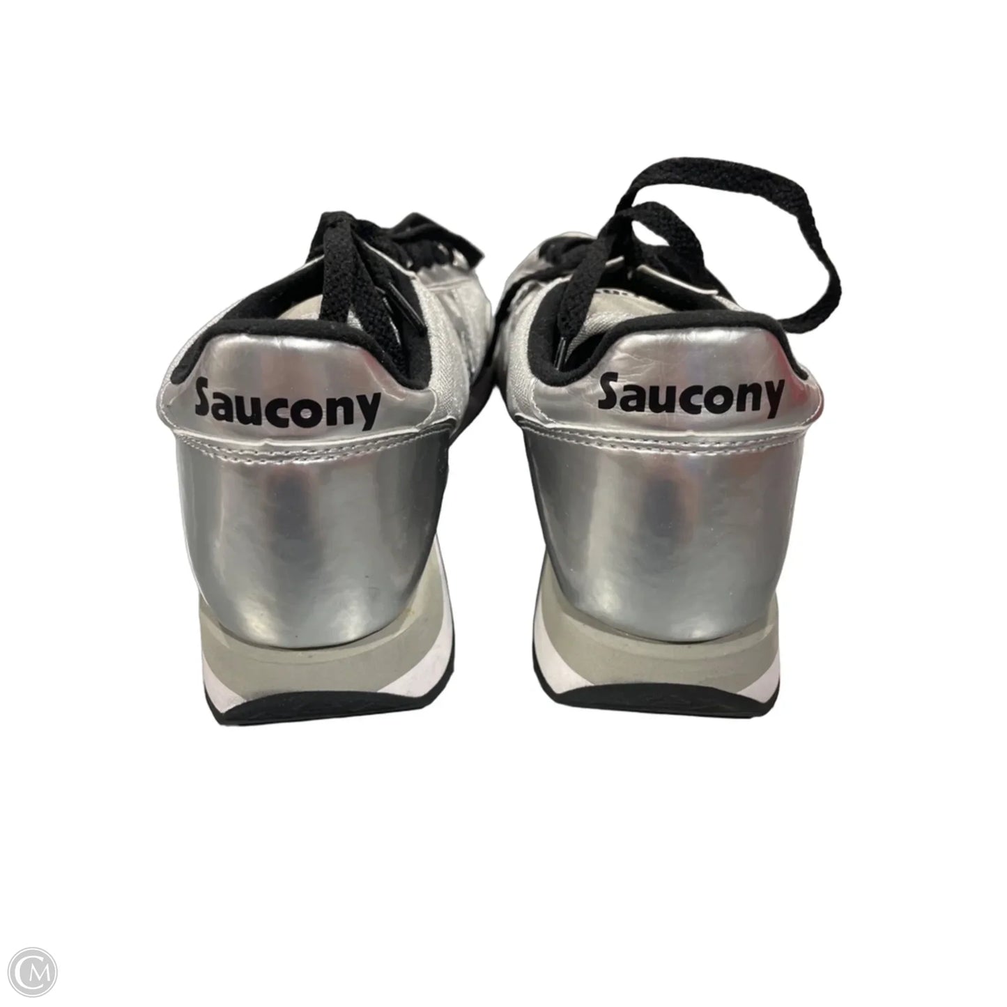 Shoes Sneakers By Clothes Mentor In Silver, Size: 7