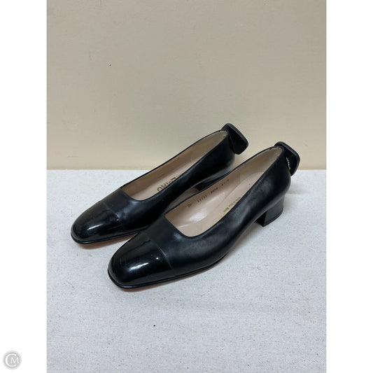 Shoes Luxury Designer By Ferragamo In Black, Size: 6.5