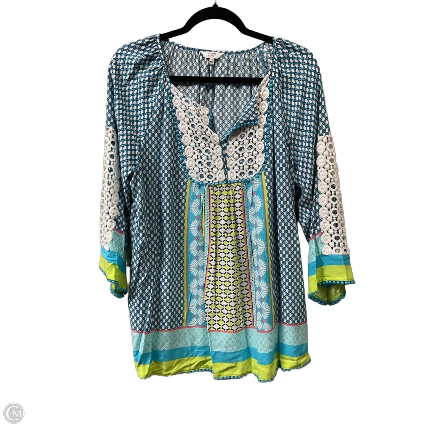 Top Long Sleeve By Crown And Ivy In Blue & White, Size: L
