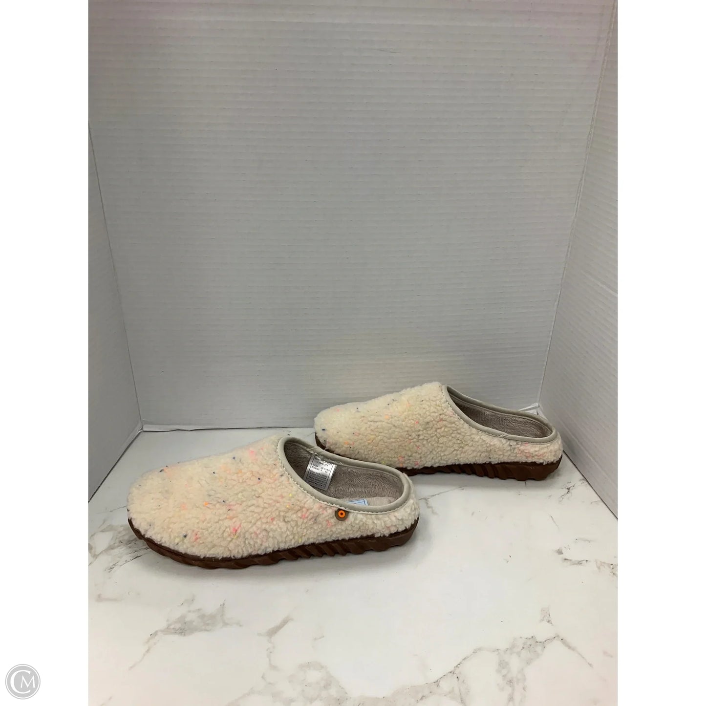 Slippers By Bogs In Cream, Size: 9