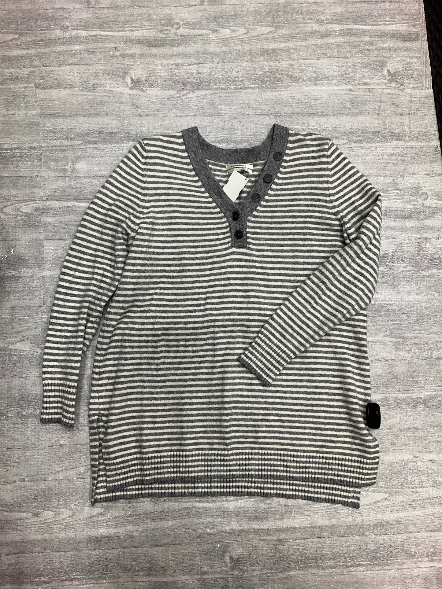 Top Long Sleeve By Anthropologie In Striped Pattern, Size: M
