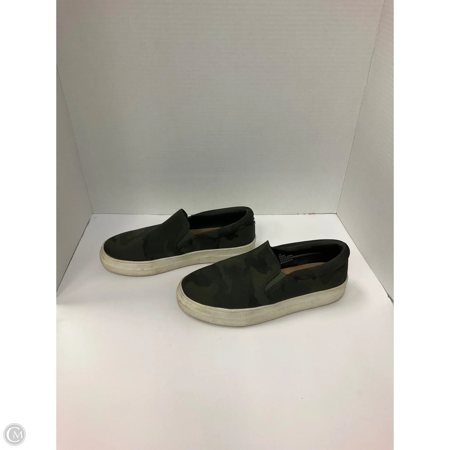 Shoes Sneakers By Cushionaire In Camouflage Print, Size: 7