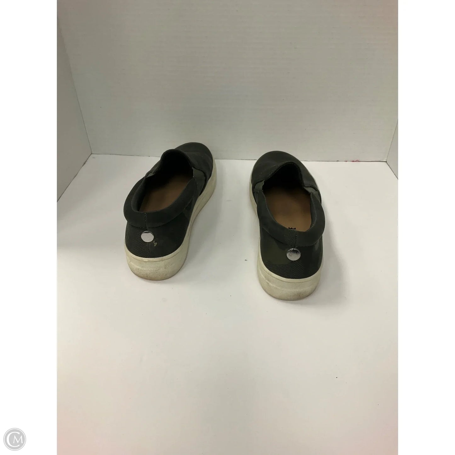 Shoes Sneakers By Cushionaire In Camouflage Print, Size: 7