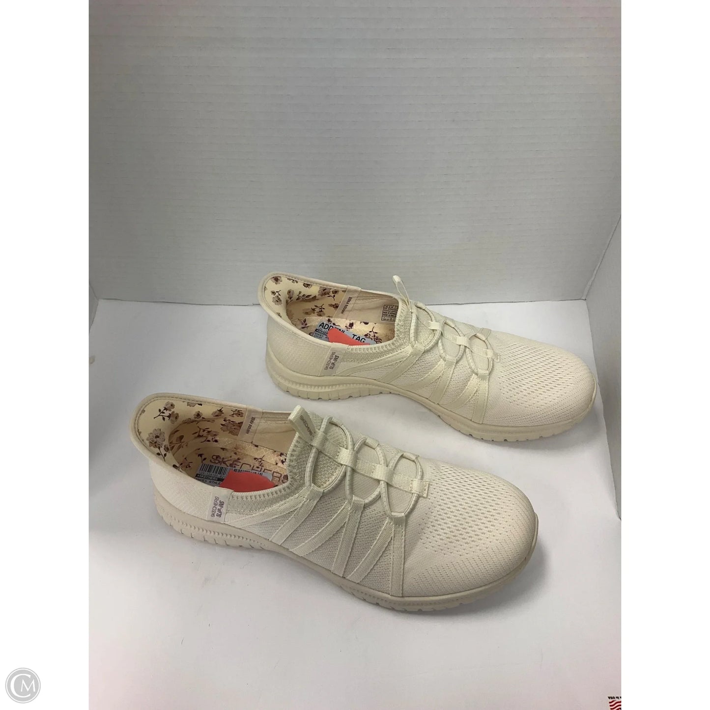 Shoes Athletic By Skechers In Cream, Size: 9