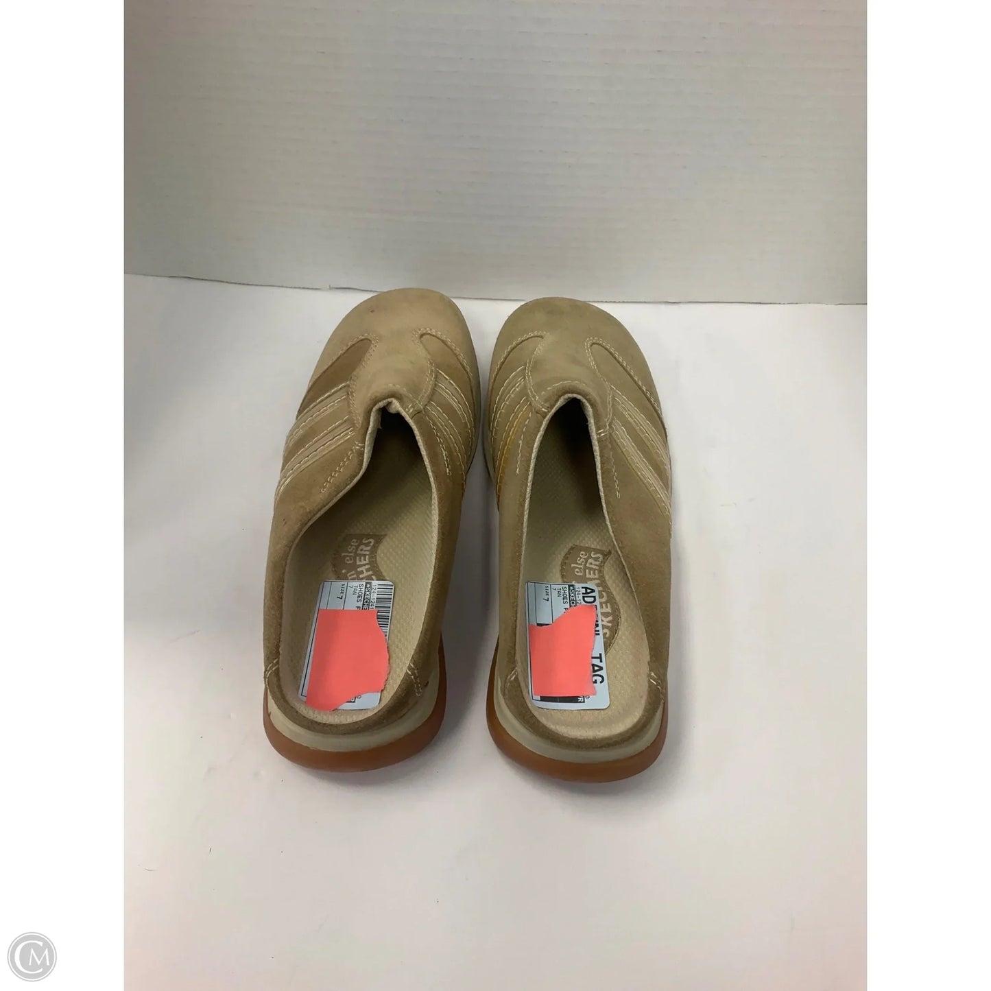 Shoes Flats By Skechers In Tan, Size: 7