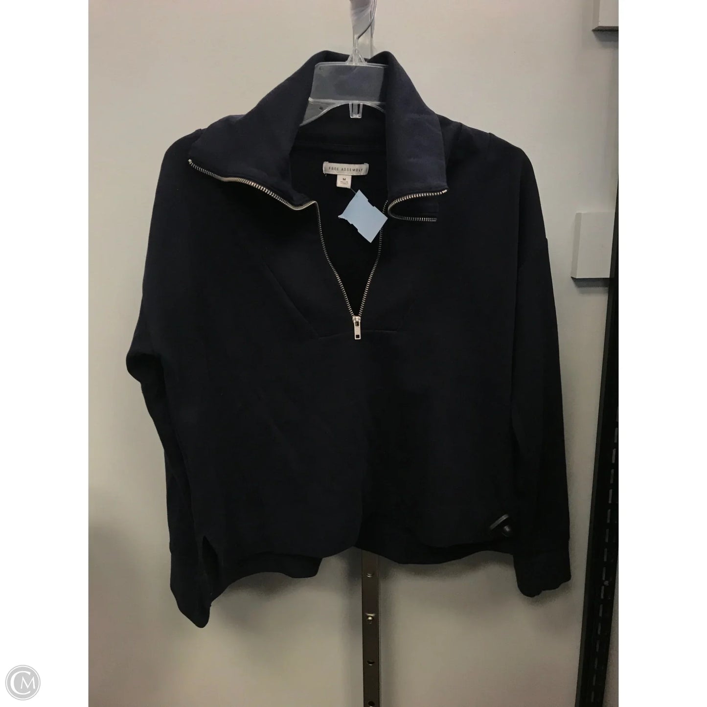 Top Long Sleeve By Free Assembly In Navy, Size: M