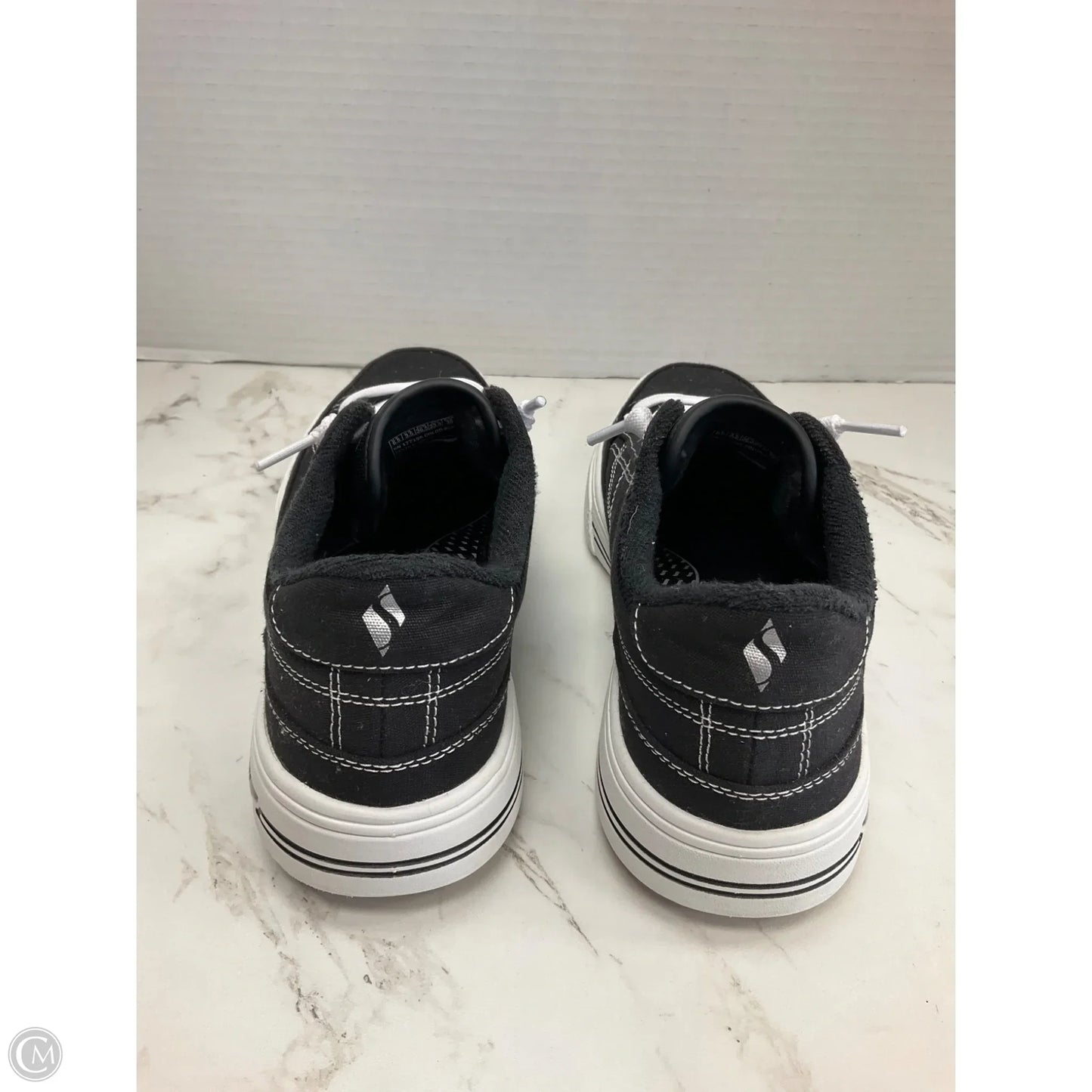 Shoes Sneakers By Skechers In Black, Size: 6.5