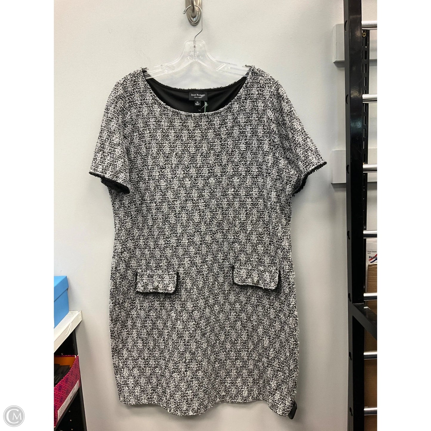 Dress Casual Short By Isaac Mizrahi In Black & White, Size: Xl